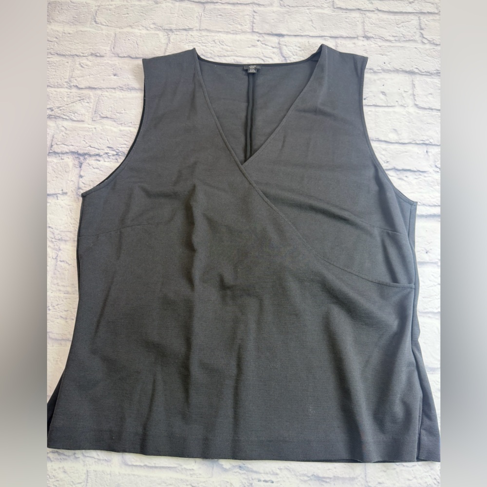 J. Crew 365 Black V-Neck Faux-Wrap Sleeveless Top. Size XXL. Layering. Career.